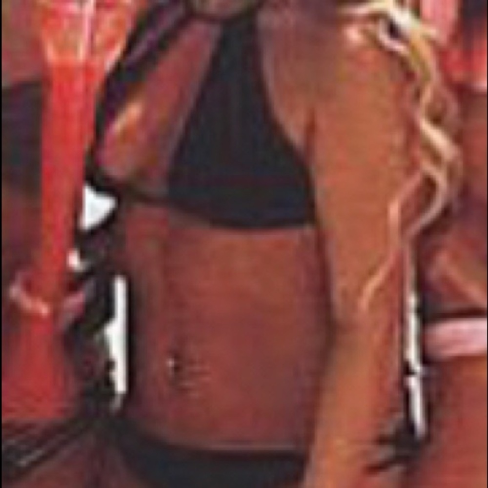Black bikini - Picture 4 of 4